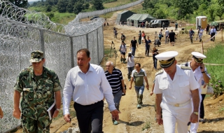 Найденов: Оградата по границата окончателно готова на 20 юли