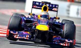 Фетел смаза конкуренцията в Абу Даби