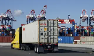 Митническият авантюризъм на Тръмп предизвика инфлация и възмущение в САЩ