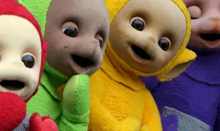 Скандал за милиони: Британско семейство стигна до съд заради имота от снимките на "Телетъбис"