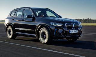 BMW представи новото iX3 година след премиерата на старото