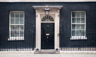 Какво се случва в Лондон: кой ще е новият премиер?