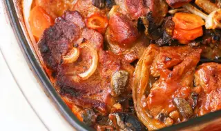 Рецепта на деня: Свински врат по виенски с чесън