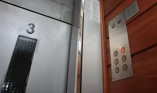 90 000 опасни асансьора без метален защитен щит работят в сградите в страната