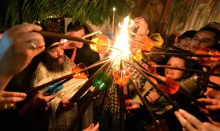 Благодатният огън слезе в църквата „Гроб Господен“ в Йерусалим