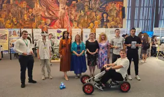 Стотици ученици и родители се включиха в първото издание на „Парад на професиите: План-прием VIII клас“ в София