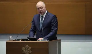 Премиерът: Неприемливо е Радев да чертае политическия си проект на гърба на "Възраждане"