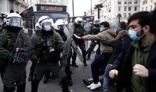 Протест на студенти и гимназисти в Гърция 