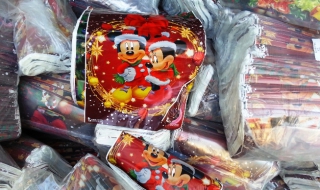 Унищожиха 162 000 фалшиви торбички с Мики и Мини Маус