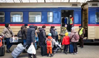 ЕС удължи срока на временната закрила за украинските бежанци до 4 март 2026 г.