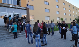 Днес е втората задължителна матура