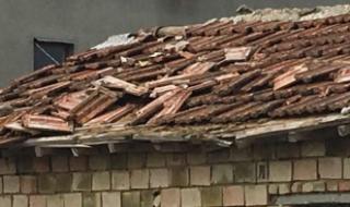 Шест месеца затвор за мъж, потрошил покрива на съседа си