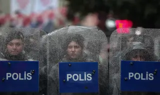 How much is the minimum wage for doctors and police officers in Turkey? 