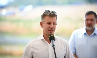 Петер Мадяр: Доказахме, че Унгария може да бъде управлявана по друг начин само за 107 дни