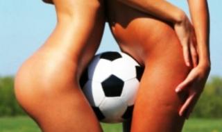 Футболисти ще играят мач чисто голи в знак на протест