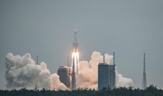 Китайската ракета може да падне близо до България