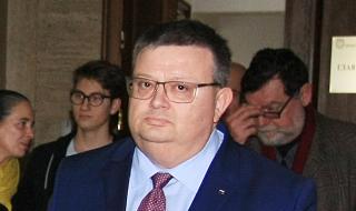 Цацаров поиска ВКС да спре освобождаването на Полфрийман