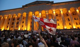 Опозицията в Грузия бойкотира парламента