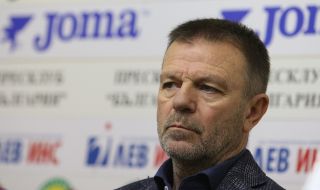 Стойчо Младенов "тропна по масата": Който не е свикнал на напрежение, не става за ЦСКА