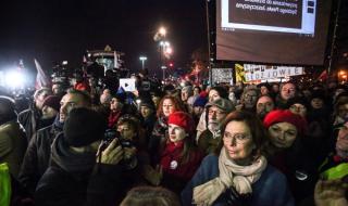 Хиляди поляци на протест