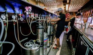 Нови строги мерки за ресторанти и пъбове на Острова