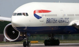 Уволниха пилот, самозадоволяващ се на 11 км височина