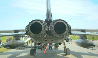 Германия изпраща модерни самолети срещу „Ислямска държава“