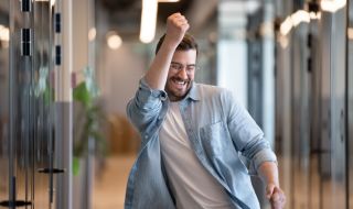 4 зодии ги очаква повишение или нова работа през май