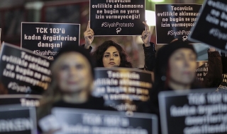 Спорен закон разбуни Турция (видео)