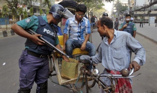 Стотици ранени при взрив в Бангладеш