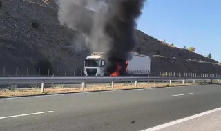 A truck caught fire on the Trakia Motorway