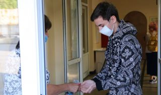 Учениците с молба до образователния министър за отмяна на изпитите за 10 клас