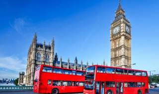 Дебнат мотористи от двуетажни автобуси