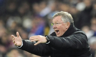 Фъргюсън: Бербатов е тук и следващата година