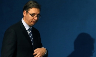 Евакуираха сръбския премиер от дома му