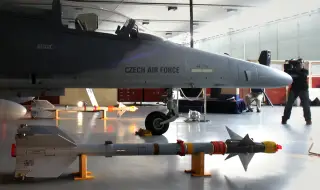 Чехия няма да продава леки изтребители на Украйна