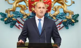 Радев мигна пръв