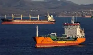 ЕС реже Русия от всички услуги за морския й транспорт