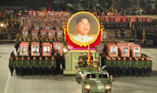 Пхенян организира военен парад по случай годишнината от създаването на КНДР