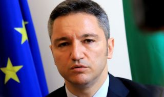 Вигенин: Кирил Петков няма да отиде в Скопие, за да търси сделка или да предаде българската позиция