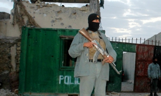 Талибани атакуваха летището в Кандахар