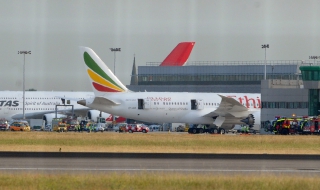 Затегнаха мерките за сигурност на Хийтроу, посолства остават затворени