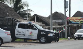 Наркокартели палиха автомобили и блокираха пътища в погранични градове в Мексико 