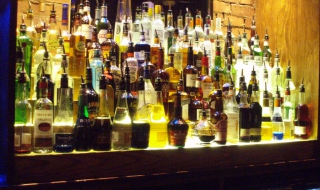 Незаконен цех в Костинброд бълвал алкохол