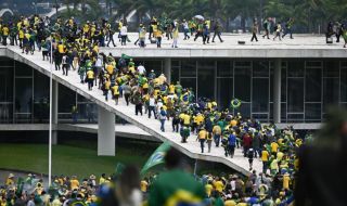 Противници на Лула да Силва нападнаха президентския дворец в столицата на Бразилия