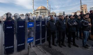 Турските служби арестуваха над 700 души