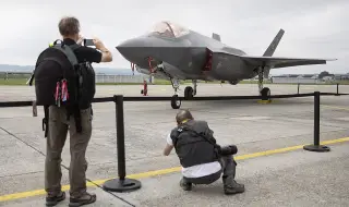 Какво иска Доналд Тръмп? Повече дронове и ракети, но по-малко F-35 