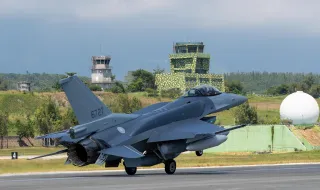 Първите два нови Ф-16 блок 70 пристигнаха в Тайван