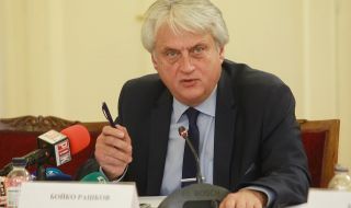 Три въпроса към министър Бойко Рашков