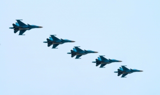 Русия "бълва" нови бойни самолети и хеликоптери